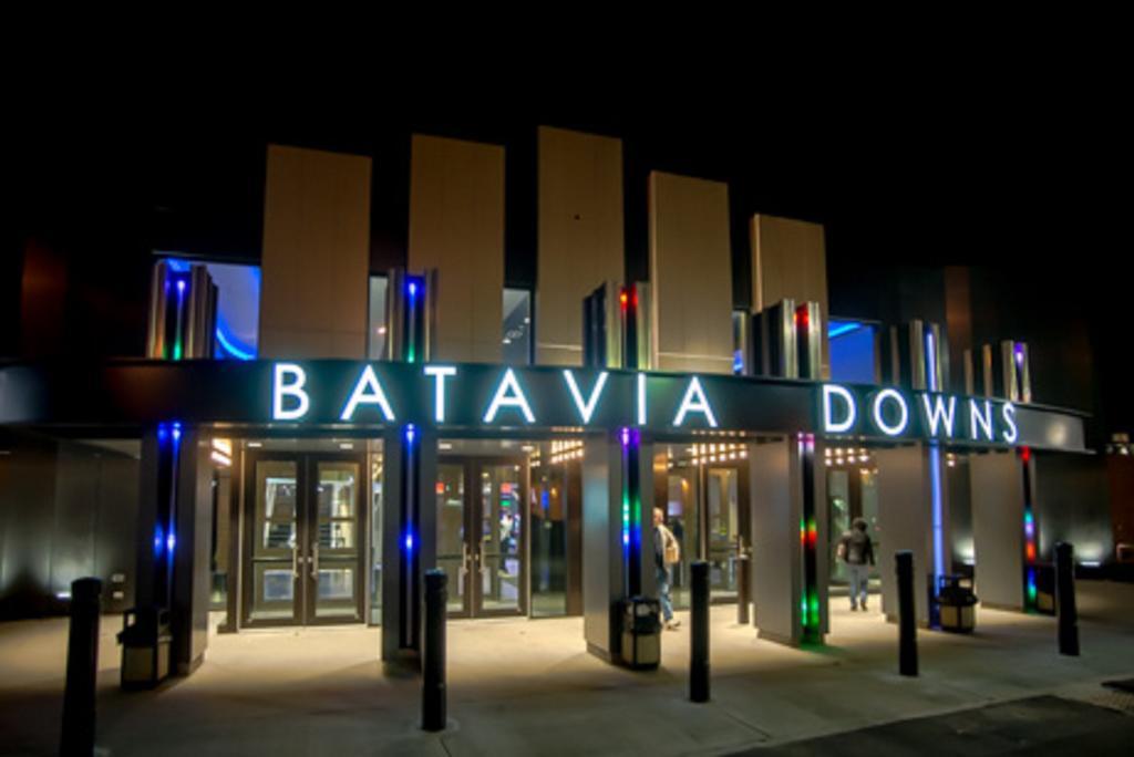 Hotel At Batavia Downs Екстер'єр фото